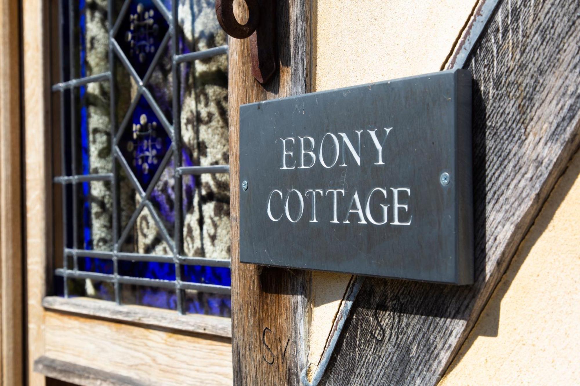 Ebony Cottage Tenbury Exterior photo