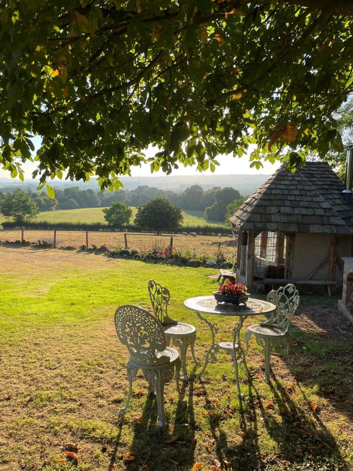 Ebony Cottage Tenbury Exterior photo